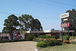 Coach Lamp Motel - Rent Accommodation 0