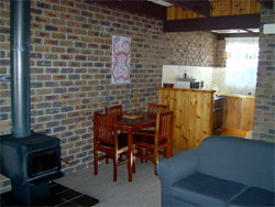 Warrawee Holiday Units - Rent Accommodation 0