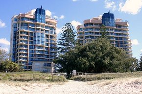 AA Oceana On Broadbeach - Rent Accommodation 0