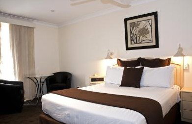 Central Caleula Motor Lodge - Rent Accommodation 3