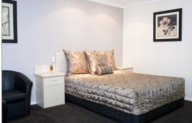 Central Caleula Motor Lodge - Rent Accommodation 4