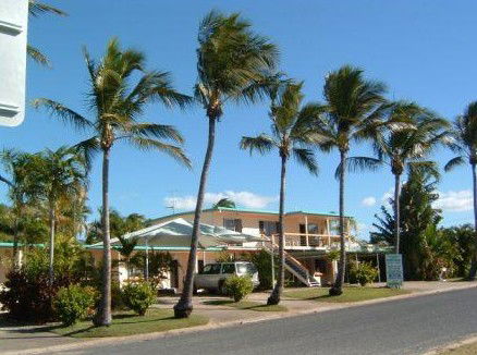 Palm View Holiday Apartments - Rent Accommodation 2