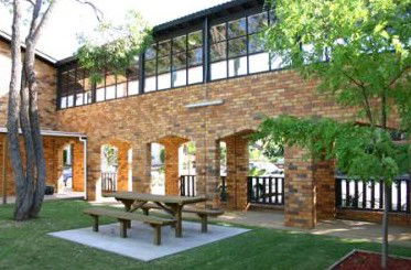 Maclin Lodge Motel - Rent Accommodation 1