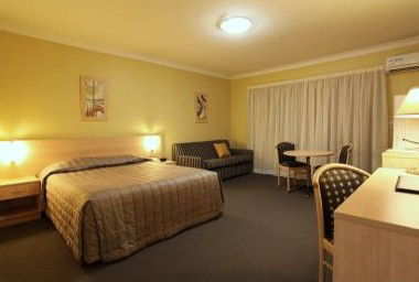 Maclin Lodge Motel - Rent Accommodation 4