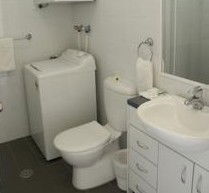 Maclin Lodge Motel - Rent Accommodation 5