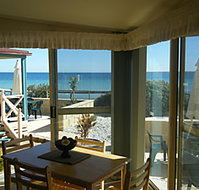 The Macs Beachfront Villas - Rent Accommodation