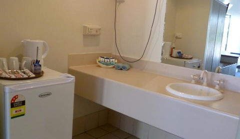 Alice Motor Inn - Rent Accommodation 3