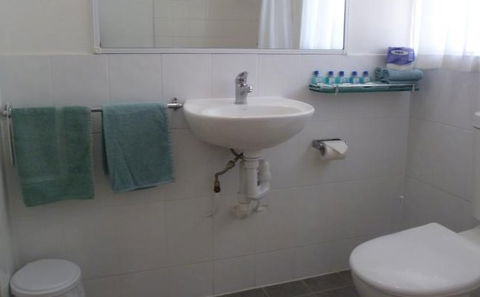 Alice Motor Inn - Rent Accommodation 5