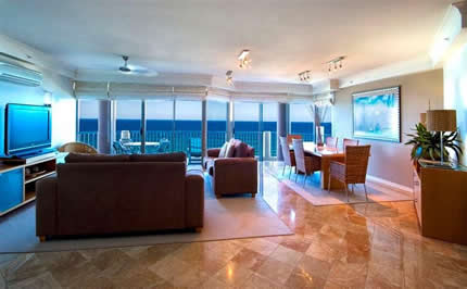 AA Oceana On Broadbeach - Rent Accommodation 8