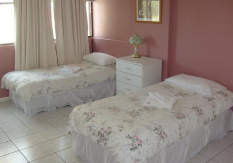 Queensleigh Holiday Apartments - Rent Accommodation 3