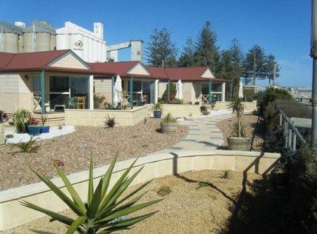 The Mac's Beachfront Villas - Rent Accommodation 1