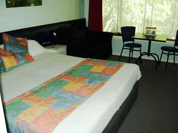 Poinciana Motel - Rent Accommodation