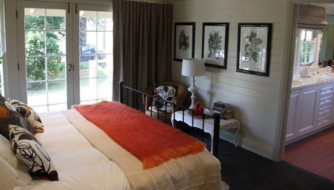 Book Barn Cottage - Rent Accommodation 2
