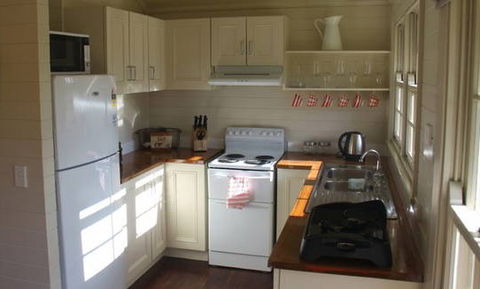 Book Barn Cottage - Rent Accommodation 4