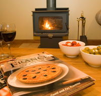 Bingle Tree Retreat - Rent Accommodation
