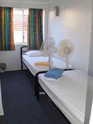Gladstone Backpackers - Rent Accommodation 1