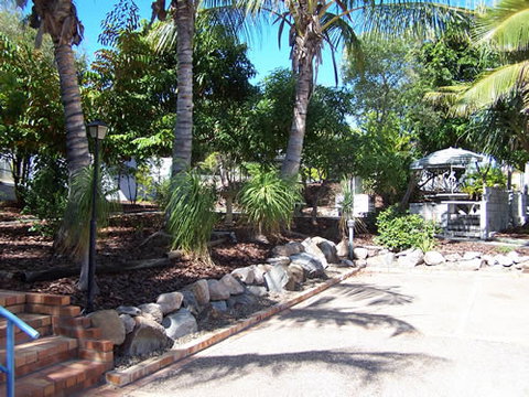 Palm Valley Motel And Self Contained Holiday Units - Rent Accommodation 3