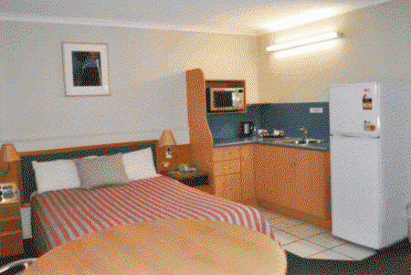 Gladstone Palms Motor Inn - Rent Accommodation 1