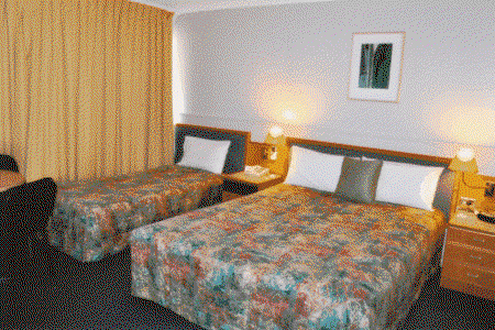Gladstone Palms Motor Inn - Rent Accommodation 2