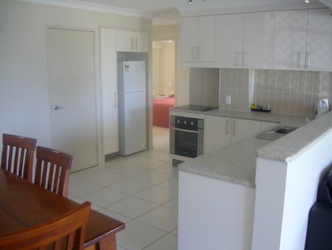 L'Amor Holiday Apartments - Rent Accommodation 3