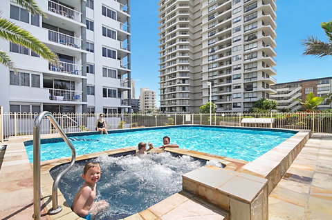 Sandpiper Apartments Broadbeach - Rent Accommodation 3