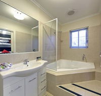 Comfort Inn And Suites Georgian Albury - Rent Accommodation