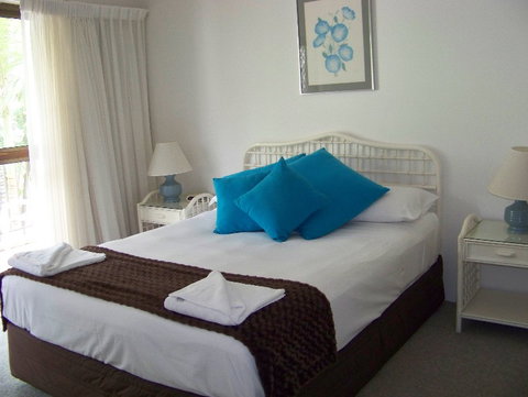 Old Burleigh Court Holiday Apartments - Rent Accommodation 0