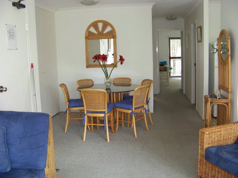 Old Burleigh Court Holiday Apartments - Rent Accommodation 2
