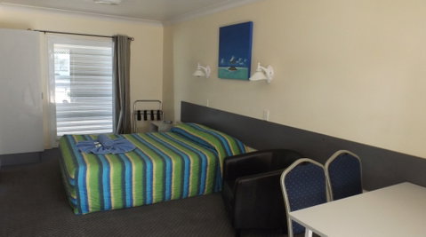 Central Point Motel - Rent Accommodation 1