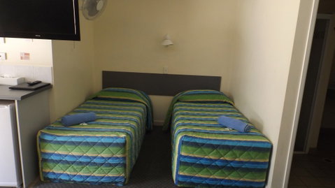 Central Point Motel - Rent Accommodation 2