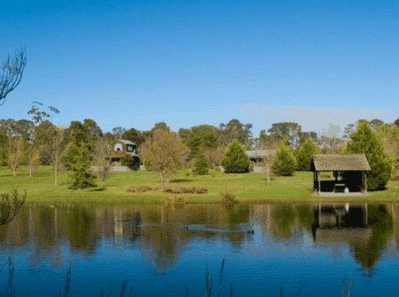 Sanctuary Park Cottages - Rent Accommodation