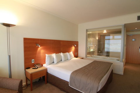 Quality Hotel Gateway Devonport - Rent Accommodation 3