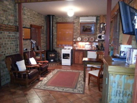 Eagle Foundry B & B - Rent Accommodation 3
