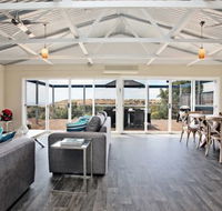 Coral Sands Luxury Beach House - Rent Accommodation