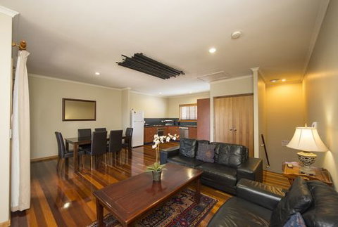 Portside Executive Aparments - Rent Accommodation 2