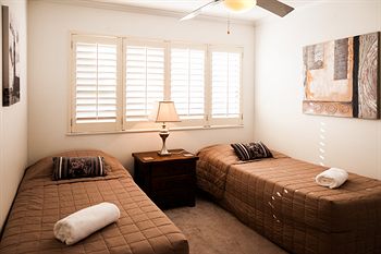Dockside Mooloolaba - Rent Accommodation 24