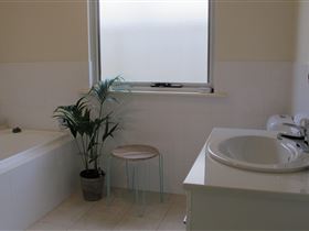 Rubins - Rent Accommodation 3