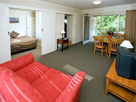 Forrest Hotel & Apartments - Rent Accommodation 6