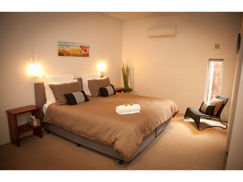 Hanover Bay - Rent Accommodation 0