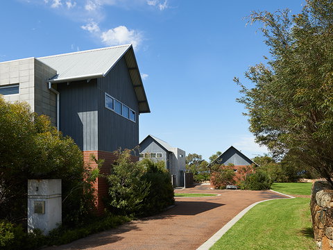 Hanover Bay - Rent Accommodation 2