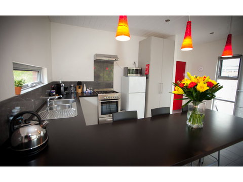 Hanover Bay - Rent Accommodation 4