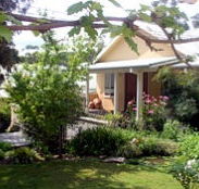 Kemeys Mountain Hideaway - Rent Accommodation