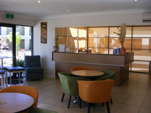 Spinifex Motel & Serviced Apartments - Rent Accommodation 3