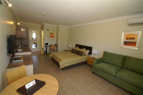 Spinifex Motel & Serviced Apartments - Rent Accommodation 7