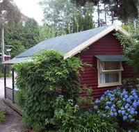 Cedar Lodge Cabins - Rent Accommodation