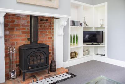 Oak Tree Lodge - Rent Accommodation 1