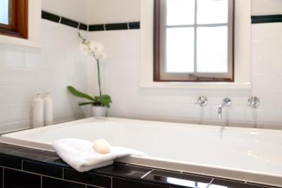 Oak Tree Lodge - Rent Accommodation 3