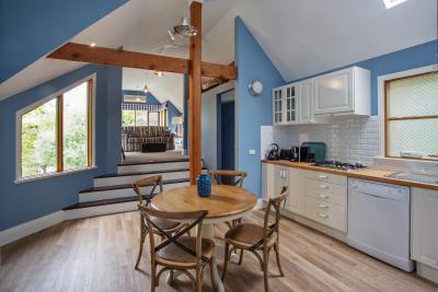 Oak Tree Lodge - Rent Accommodation 13