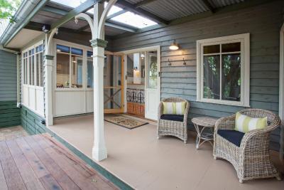 Oak Tree Lodge - Rent Accommodation 14