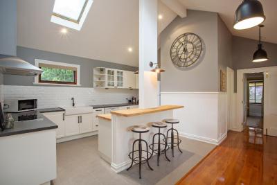 Oak Tree Lodge - Rent Accommodation 16